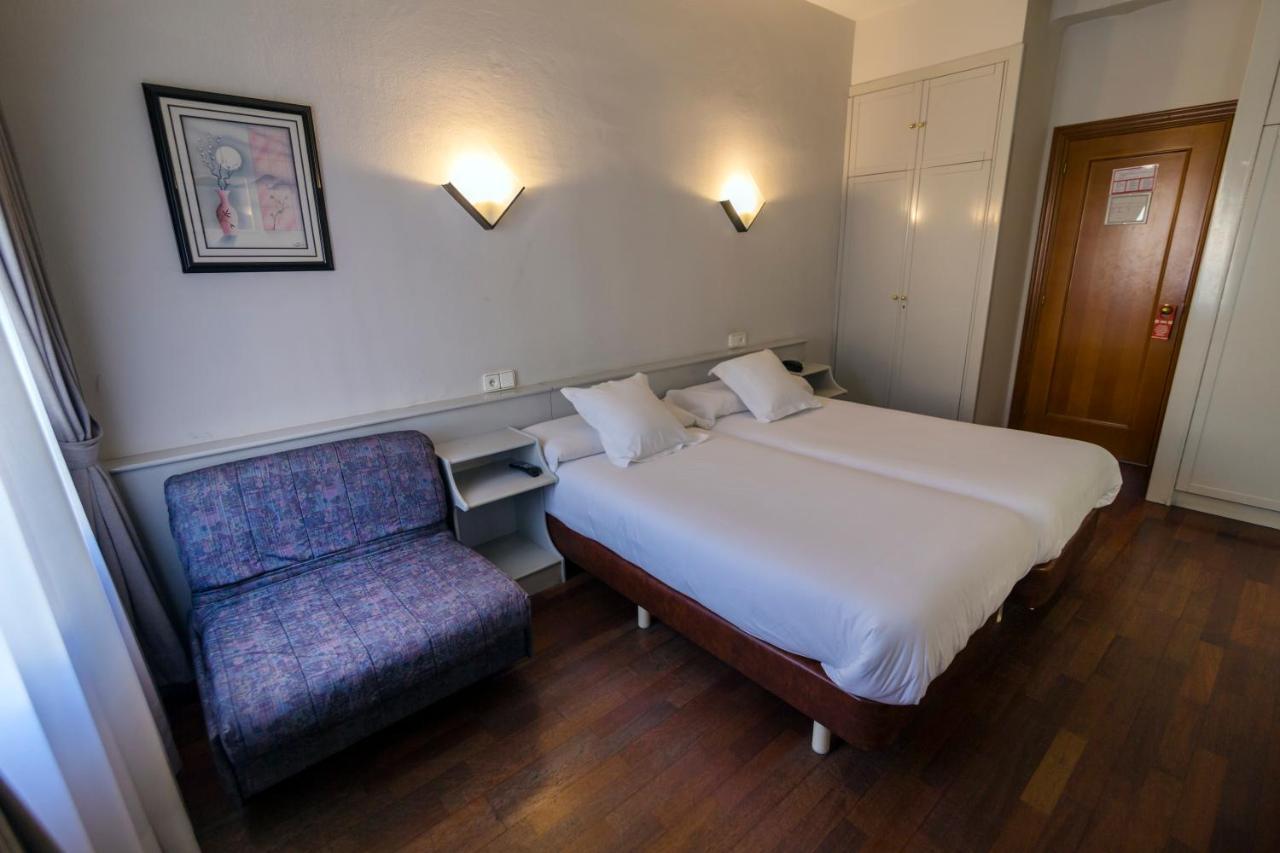Hospedium Hotel Lleida Graus Buitenkant foto